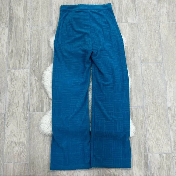 Fashion Nova Teal Textured Beach Set - Picture 5 of 6